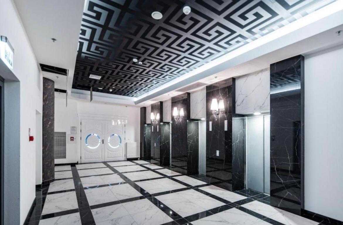 Hanza Tower White 24 & Jacussi & Pool *