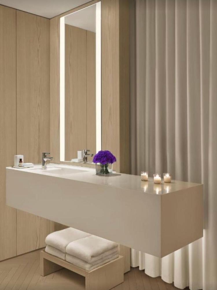 Hanza Tower White 24 & Jacussi & Pool